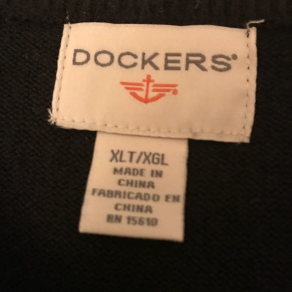 Men's Cable-Knit Black Sweater Vest - Picture 2 of 2